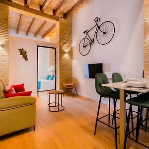https://precioso-apartamento-en-triana-dos-habitaciones.es-andalucia.com